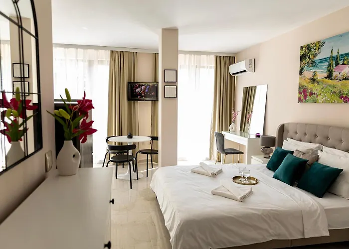 Rabi Park-view Hotel *