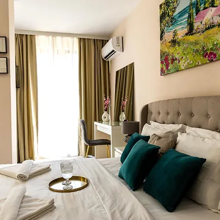 Rabi Park-view Hotel Warna